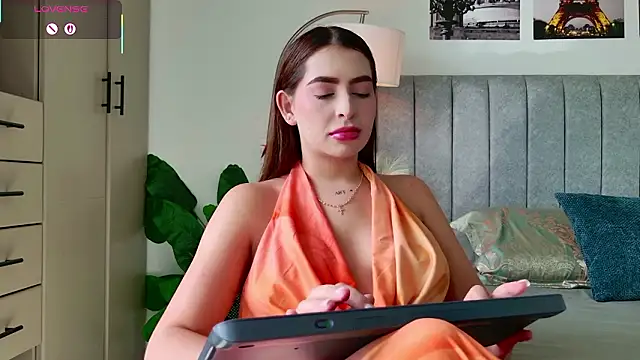 caralella online show from February 1, 7:56 pm