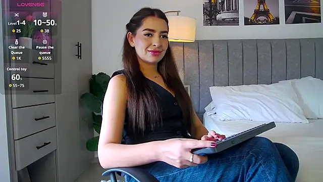 caralella online show from November 8, 7:28 pm