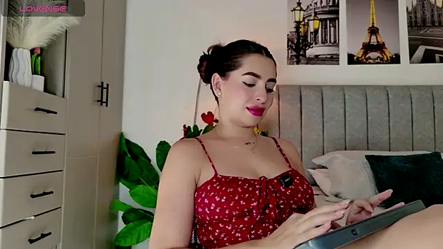 caralella online show from April 12, 8:45 pm