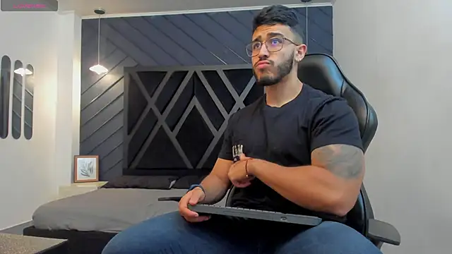 Liam Kleiin online show from November 13, 11:36 am