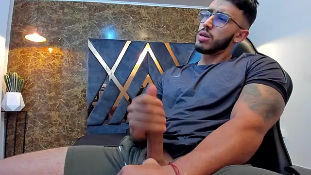 Snapshot of Liam_Kleiin chatting on September 23, 11:28 am Liam Kleiin online show from September 23, 11:28 am