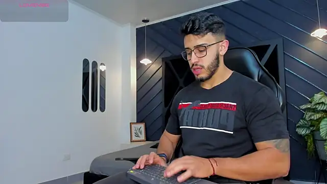 Liam Kleiin online show from October 22, 11:20 am