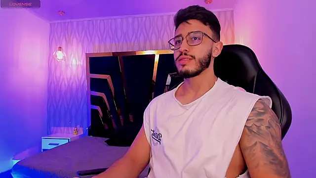 Liam Kleiin online show from December 15, 11:27 am