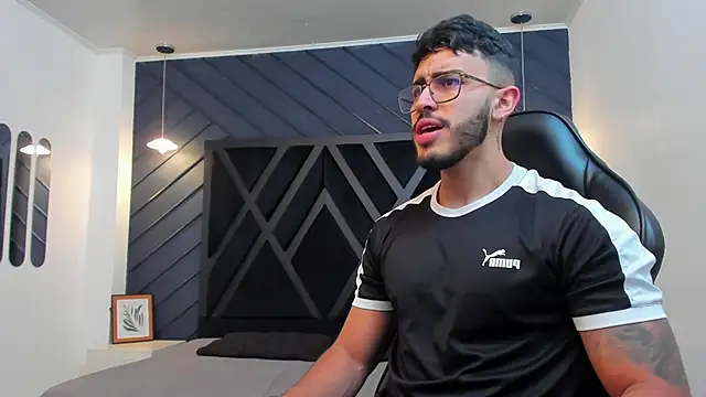 Liam Kleiin online show from November 4, 11:36 am