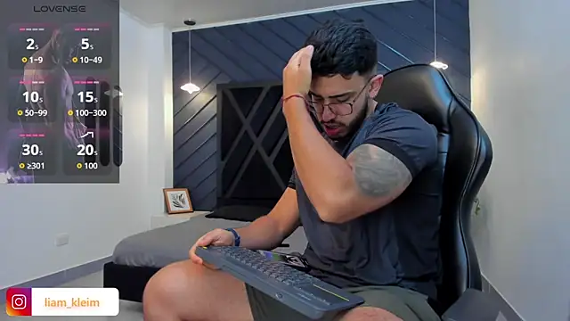 Liam Kleiin online show from October 28, 11:20 am