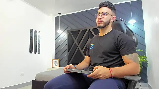 Liam Kleiin online show from November 3, 11:14 am