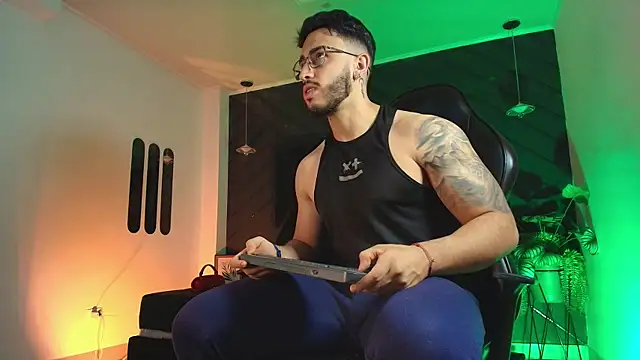 Liam Kleiin online show from April 4, 11:28 am