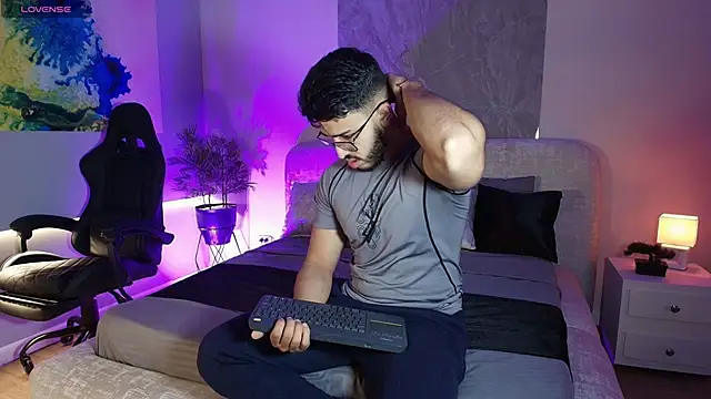 Snapshot of Liam_Kleiin chatting on May 20, 11:29 am Liam Kleiin online show from May 20, 11:29 am