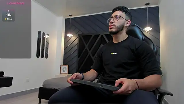 Liam Kleiin online show from October 27, 11:44 am