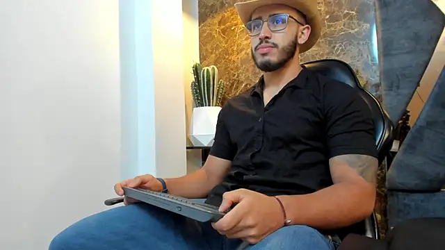 Snapshot of Liam_Kleiin chatting on September 18, 11:24 am Liam Kleiin online show from September 18, 11:24 am