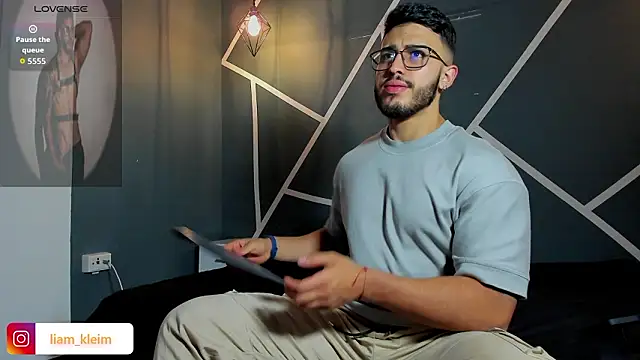 Liam Kleiin online show from March 8, 3:15 pm