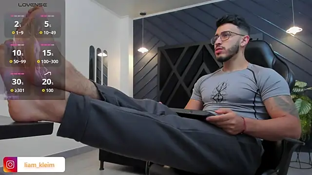 Liam Kleiin online show from October 24, 11:31 am