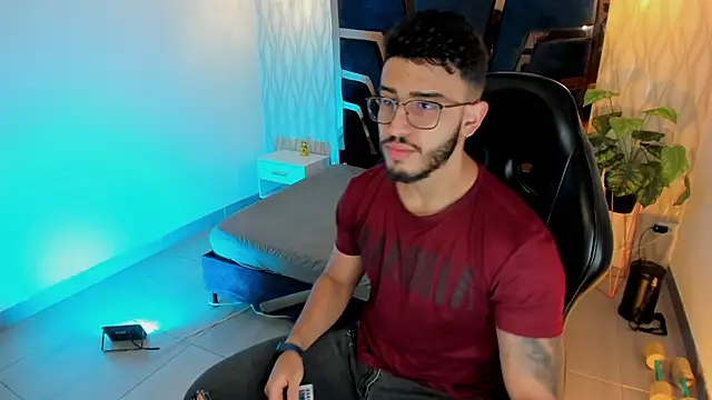 Liam Kleiin online show from December 3, 11:31 am