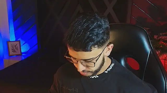 Liam Kleiin online show from April 15, 11:38 am