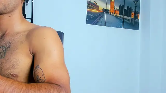 Snapshot of JuanBlade chatting on October 13, 5:09 am JuanBlade online show from October 13, 5:09 am