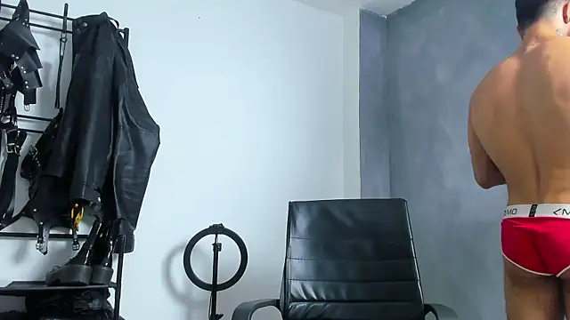 JuanBlade online show from April 5, 5:30 pm