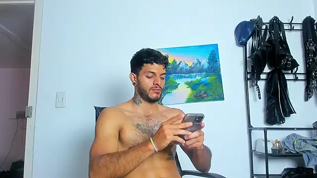 Snapshot of JuanBlade chatting on October 2, 5:16 pm JuanBlade online show from October 2, 5:16 pm