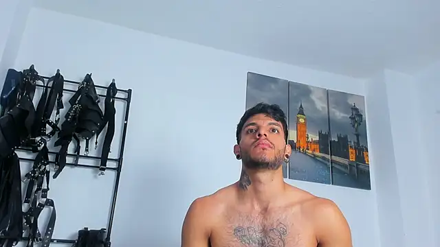 Snapshot of JuanBlade chatting on October 26, 12:44 am JuanBlade online show from October 26, 12:44 am