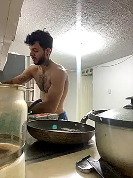 Snapshot of JuanBlade chatting on October 9, 1:55 pm JuanBlade online show from October 9, 1:55 pm