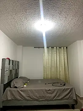 Snapshot of JuanBlade chatting on October 1, 12:42 pm JuanBlade online show from October 1, 12:42 pm