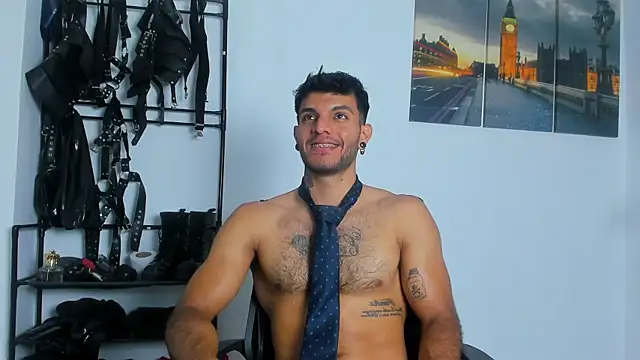 Snapshot of JuanBlade chatting on October 23, 4:33 am JuanBlade online show from October 23, 4:33 am