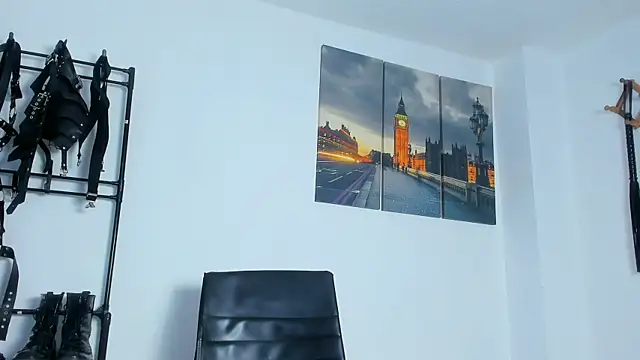 Snapshot of JuanBlade chatting on November 3, 3:37 pm JuanBlade online show from November 3, 3:37 pm