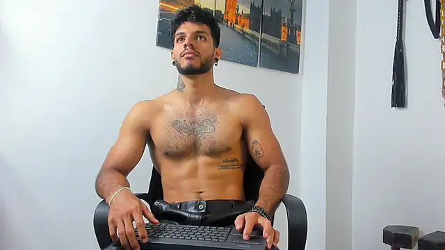 Snapshot of JuanBlade chatting on November 30, 3:57 pm JuanBlade online show from November 30, 3:57 pm