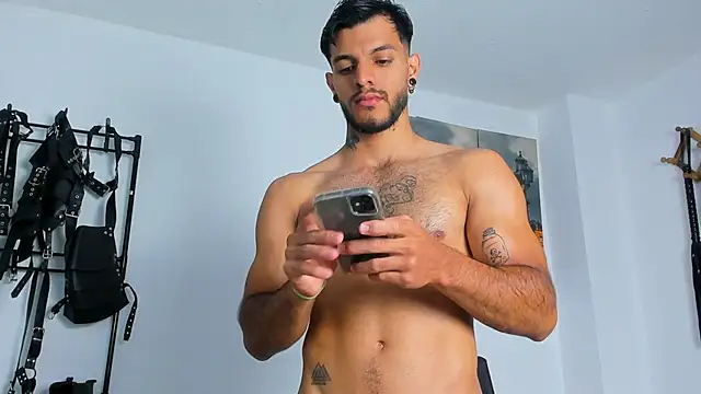 Snapshot of JuanBlade chatting on November 19, 1:38 am JuanBlade online show from November 19, 1:38 am