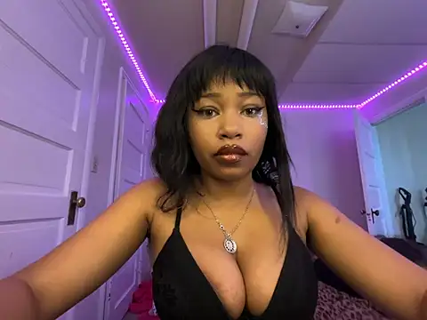 Snapshot of lovekaylaa chatting on August 9, 8:15 pm lovekaylaa online show from August 9, 8:15 pm