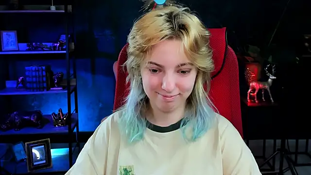 Snapshot of RocKStone_ chatting on December 21, 9:00 am RocKStone online show from December 21, 9:00 am