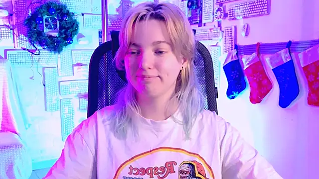 Snapshot of RocKStone_ chatting on December 20, 8:28 am RocKStone online show from December 20, 8:28 am