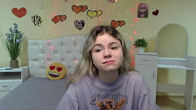 TinaRedly online show from March 11, 10:40 am