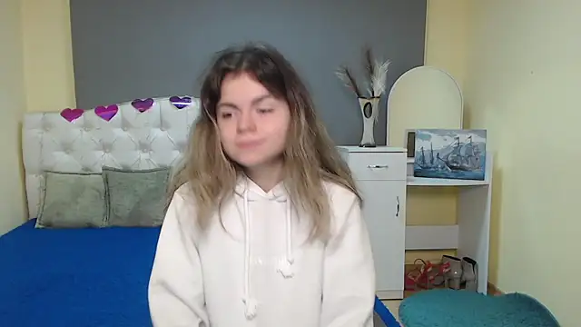 TinaRedly online show from September 26, 6:09 am