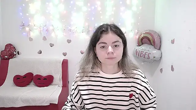 TinaRedly online show from October 6, 5:57 pm