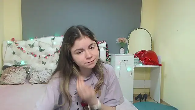 TinaRedly online show from April 19, 6:10 pm