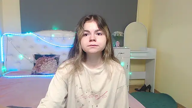 TinaRedly online show from May 7, 5:33 am