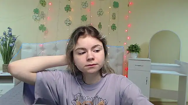 TinaRedly online show from March 15, 4:46 am