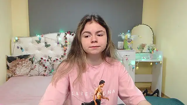 TinaRedly online show from April 5, 5:25 am