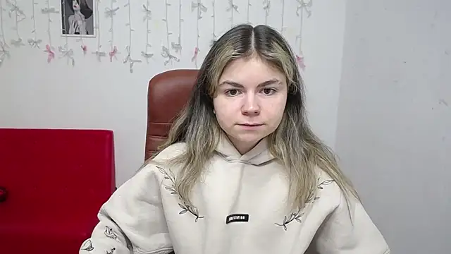 TinaRedly online show from January 13, 6:23 pm