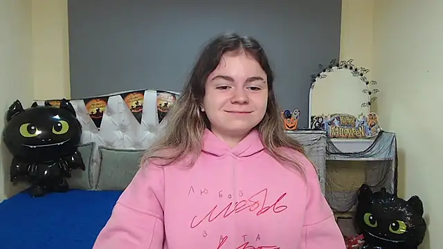 TinaRedly online show from October 28, 6:40 pm