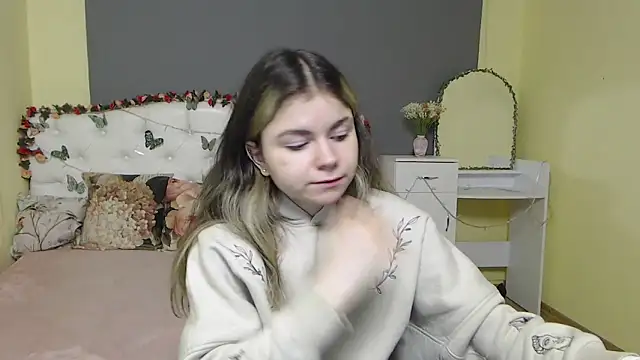 TinaRedly online show from February 19, 7:11 pm