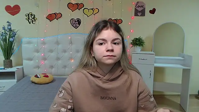 TinaRedly online show from March 11, 6:30 am