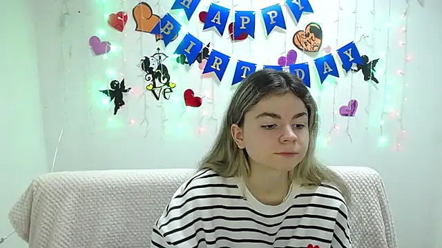 TinaRedly online show from March 2, 6:24 pm