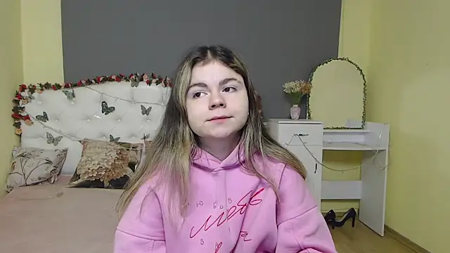 TinaRedly online show from February 24, 7:09 am