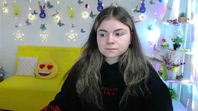 TinaRedly online show from April 3, 6:25 pm