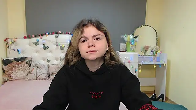 TinaRedly online show from March 31, 6:15 am