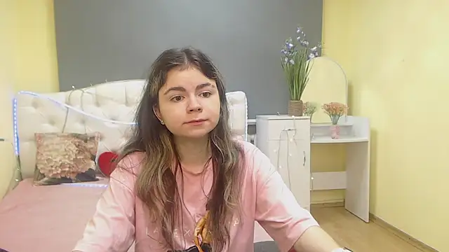 TinaRedly online show from May 14, 6:10 am