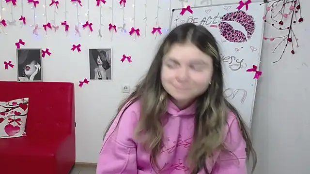 TinaRedly online show from March 5, 11:29 am