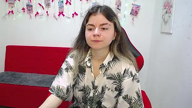 TinaRedly online show from May 19, 5:31 pm