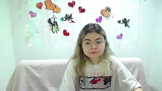 TinaRedly online show from February 28, 9:44 pm